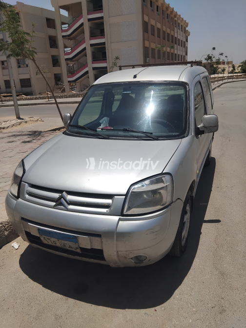 Citroën Berlingo 2005 Silver Manual Used for Sale in Helwan - 5