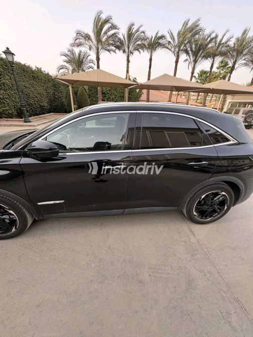 دى اس DS7 2019 أسود أوتوماتيك مستعملة للبيع في القاهرة - 1