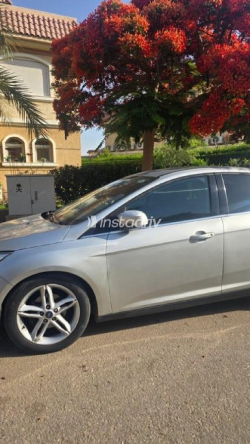 Ford Focus 2018 Silver Automatic Used for Sale in Madinaty - 9