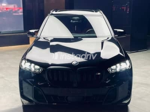 بي ام دبليو X5 M 2024 أسود أوتوماتيك مستعملة للبيع في القاهرة - 1