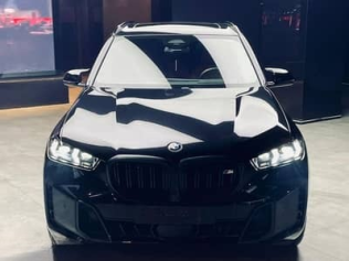 بي ام دبليو X5 M 2024 أسود أوتوماتيك مستعملة للبيع في القاهرة