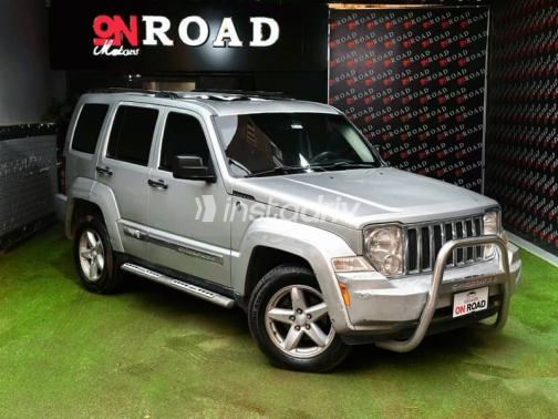 Jeep Cherokee 2012 Silver Automatic Used for Sale in Nasr city - 3