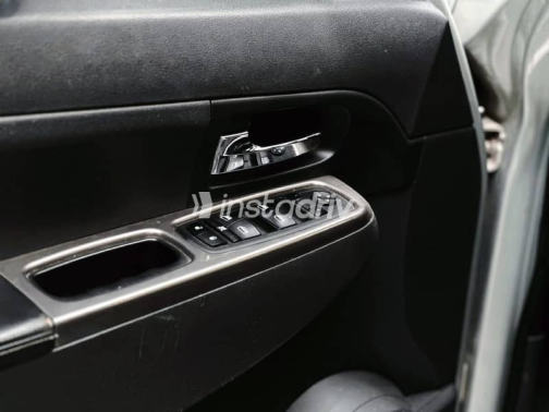 Jeep Cherokee 2012 Silver Automatic Used for Sale in Nasr city - 6