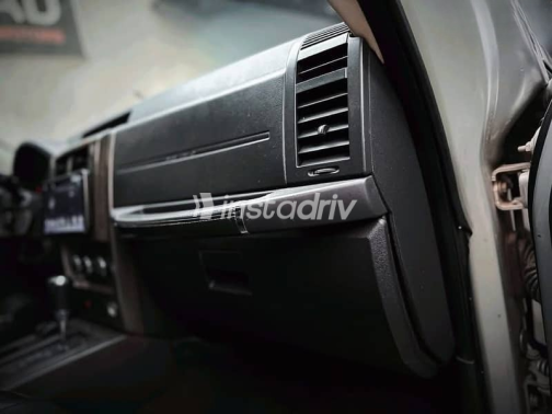 Jeep Cherokee 2012 Silver Automatic Used for Sale in Nasr city - 9