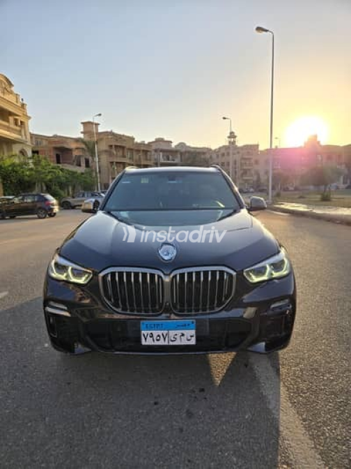 بي ام دبليو X5 2020 أزرق غامق أوتوماتيك مستعملة للبيع في القاهرة - 1