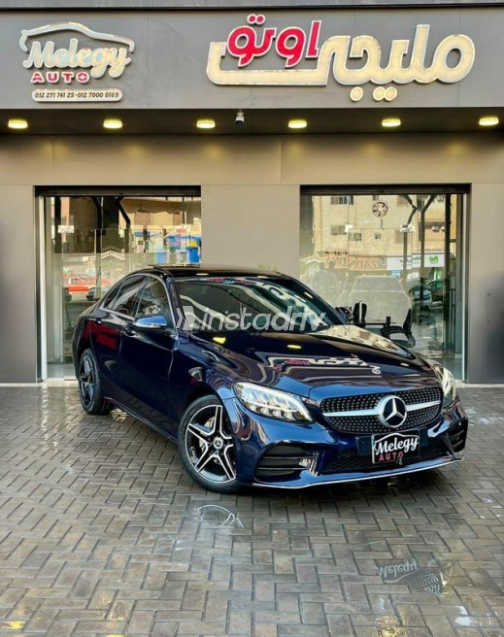 Mercedes C 180 2019 Black Automatic Used for Sale in Ismailia - 3