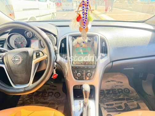 Opel Astra 2020 White Automatic Used for Sale in Greater Cairo ( Cairo + Giza) - 3