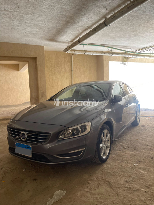 Volvo S60 2018 Gray Automatic Used for Sale in Heliopolis - 3