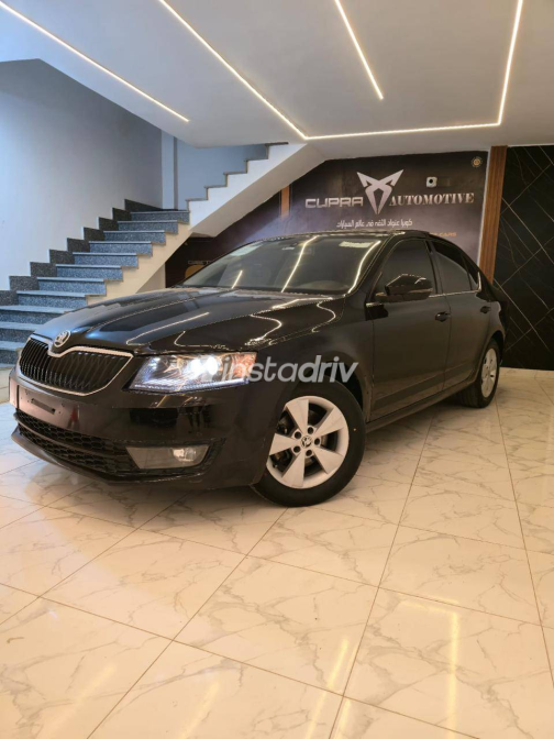 سكودا اوكتافيا A7 2015 أسود أوتوماتيك مستعملة للبيع في الغربية - 8