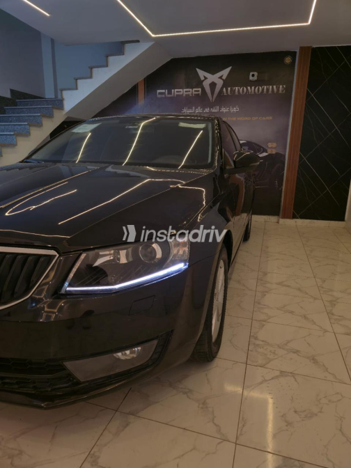 سكودا اوكتافيا A7 2015 أسود أوتوماتيك مستعملة للبيع في الغربية - 10