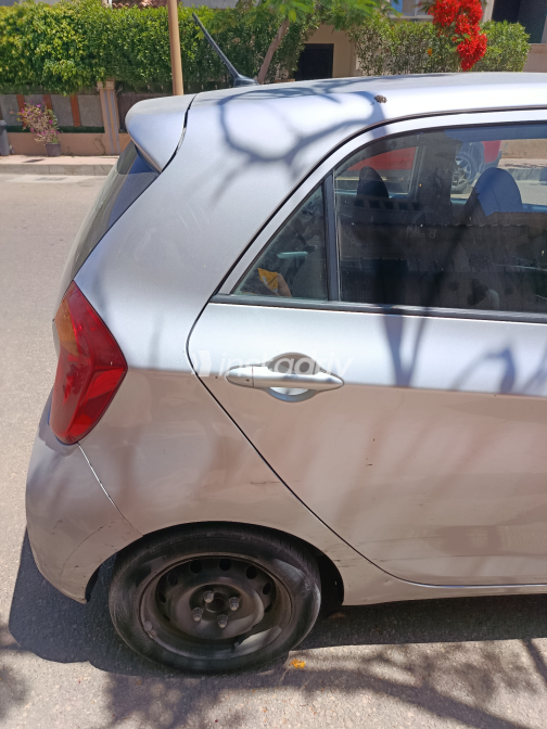 Kia Picanto 2017 Silver Automatic Used for Sale in Alexandria - 3