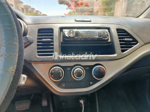 Kia Picanto 2017 Silver Automatic Used for Sale in Alexandria - 6