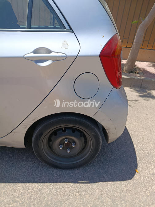 Kia Picanto 2017 Silver Automatic Used for Sale in Alexandria - 8