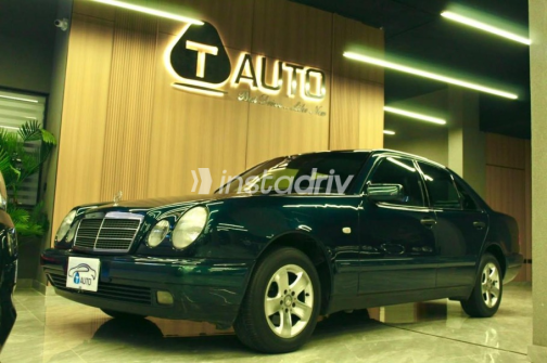 Mercedes E 200 1998 White Automatic Used for Sale in Cairo - 2