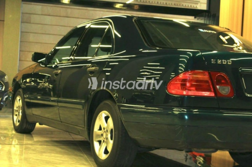 Mercedes E 200 1998 White Automatic Used for Sale in Cairo - 9
