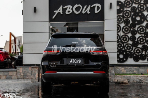 Jeep Grand Cherokee 2025 Black Automatic Used for Sale in Cairo - 8