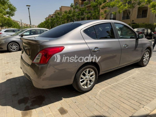 Nissan Sunny 2023 Gray Automatic Used for Sale in Nasr city - 4