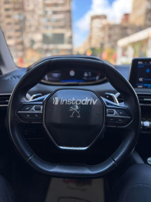 بيجو 5008 2019 أبيض أوتوماتيك مستعملة للبيع في القاهرة - 4