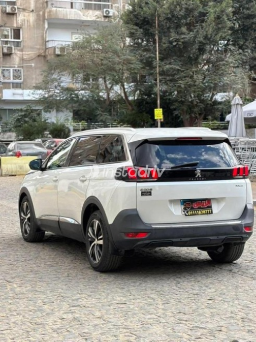 بيجو 5008 2019 أبيض أوتوماتيك مستعملة للبيع في القاهرة - 5