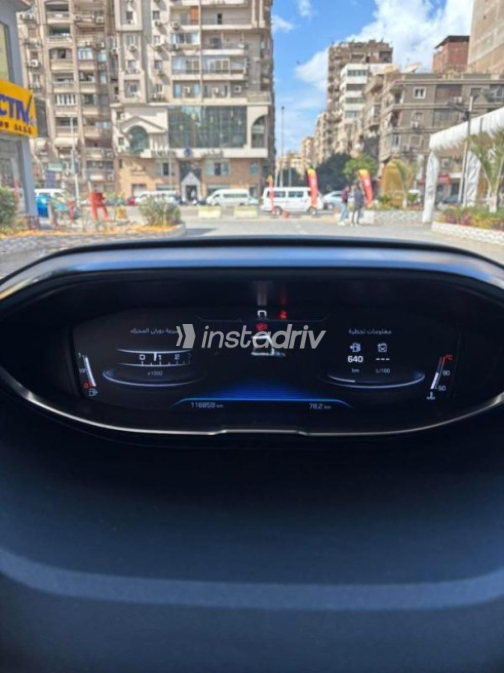بيجو 5008 2019 أبيض أوتوماتيك مستعملة للبيع في القاهرة - 8