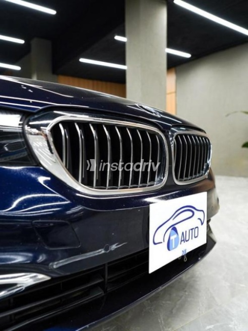 BMW 520 2018 Dark Blue Automatic Used for Sale in Cairo - 2