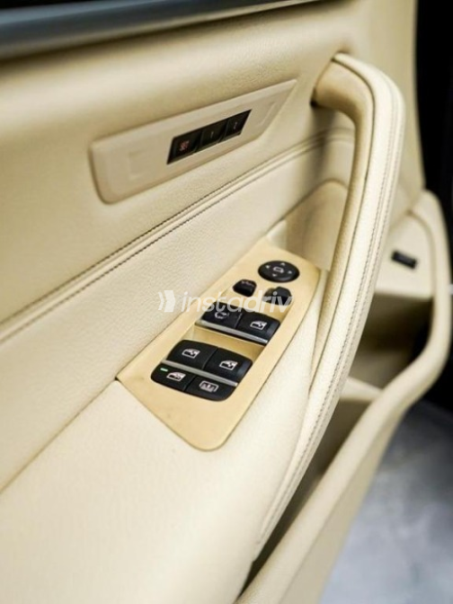 BMW 520 2018 Dark Blue Automatic Used for Sale in Cairo - 9