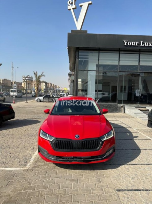 سكودا اوكتافيا 2021 أحمر أوتوماتيك مستعملة للبيع في القاهرة - 3