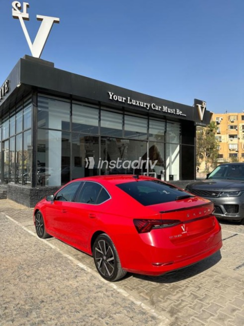 سكودا اوكتافيا 2021 أحمر أوتوماتيك مستعملة للبيع في القاهرة - 4