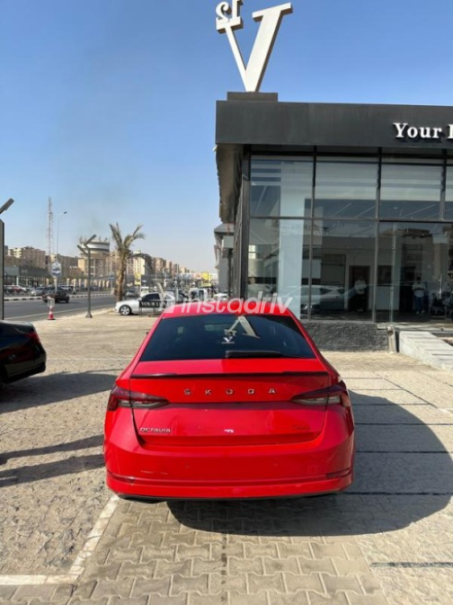 سكودا اوكتافيا 2021 أحمر أوتوماتيك مستعملة للبيع في القاهرة - 5
