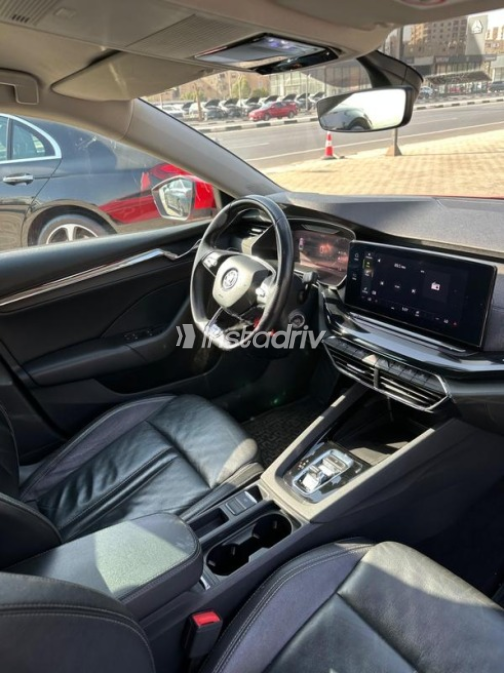 سكودا اوكتافيا 2021 أحمر أوتوماتيك مستعملة للبيع في القاهرة - 9