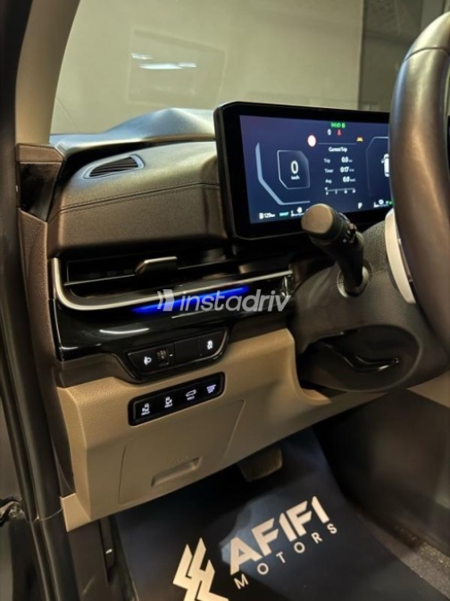 Kia Carnival 2024 Black Automatic Used for Sale in Cairo - 6