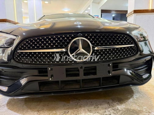 Mercedes C 200 2023 Black Automatic Used for Sale in Cairo - 2