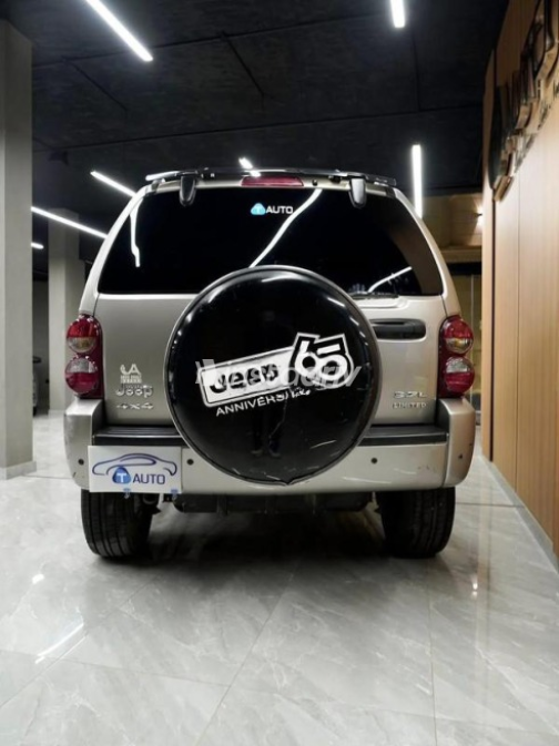 Jeep Liberty 2007 Gray Automatic Used for Sale in Cairo - 6