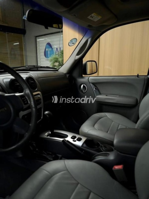 Jeep Liberty 2007 Gray Automatic Used for Sale in Cairo - 10