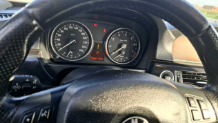 بي ام دبليو 330 2010 فضي أوتوماتيك مستعملة للبيع في الإسكندرية