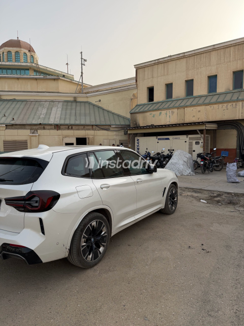 بي ام دبليو IX3 2024 أبيض أوتوماتيك مستعملة للبيع في الجيزة - 2