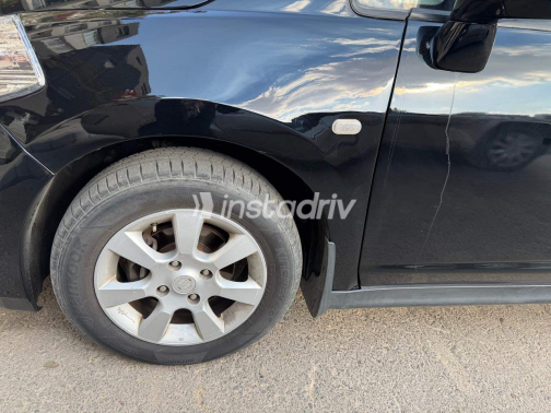 Nissan Tiida 2013 Black Automatic Used for Sale in Madinaty - 3