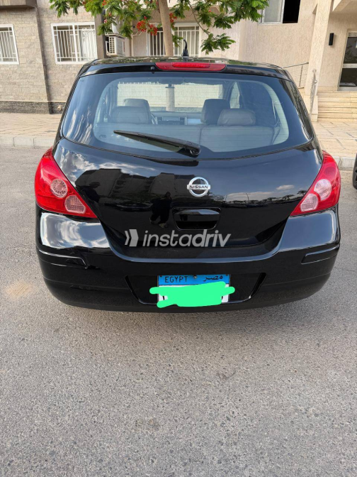 Nissan Tiida 2013 Black Automatic Used for Sale in Madinaty - 4