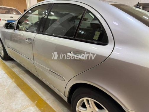 Mercedes E 280 2006 Silver Automatic Used for Sale in Cairo - 4