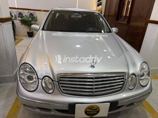 Mercedes E 280 2006 Silver Automatic Used for Sale in Cairo - 6