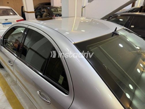 Mercedes E 280 2006 Silver Automatic Used for Sale in Cairo - 9
