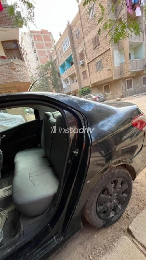 Peugeot 301 2015 Black Automatic Used for Sale in Helwan - 6
