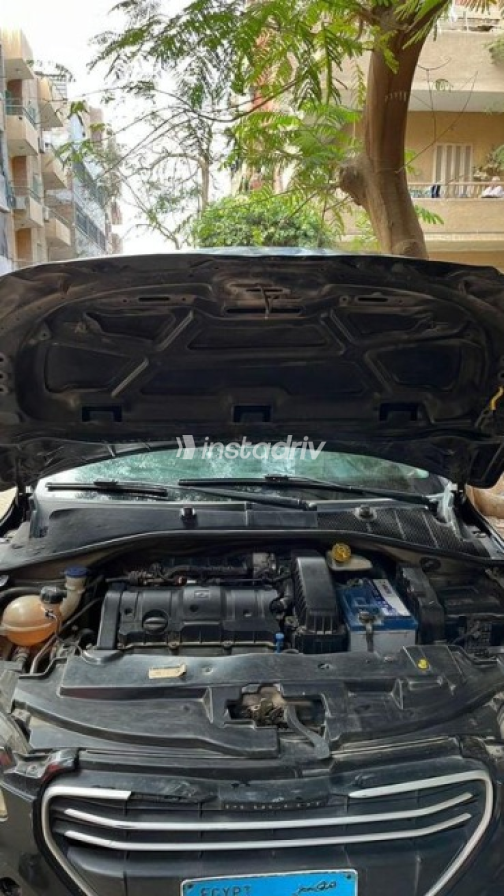 Peugeot 301 2015 Black Automatic Used for Sale in Helwan - 7
