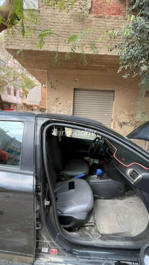Peugeot 301 2015 Black Automatic Used for Sale in Helwan - 8