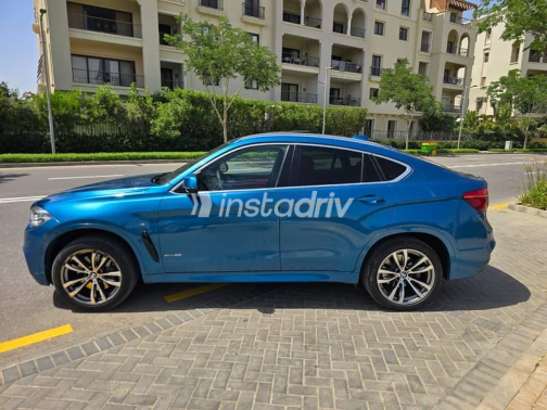 بي ام دبليو X6 2019 أزرق غامق يدوي مستعملة للبيع في القاهرة - 7