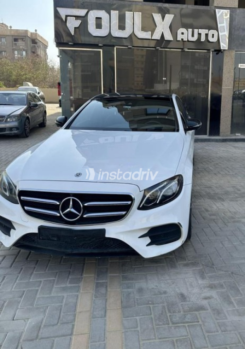 Mercedes E 350 2018 White Automatic Used for Sale in Cairo - 3