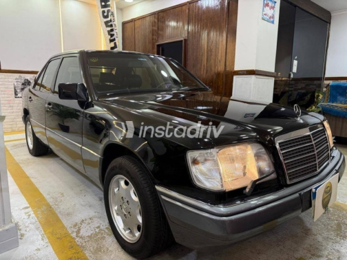 مرسيدس E 200 1994 أسود أوتوماتيك مستعملة للبيع في القاهرة - 4
