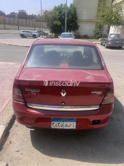 Renault Logan 2013 Dark Red Manual Used for Sale in Cairo - 2