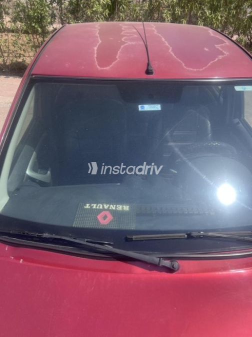 Renault Logan 2013 Dark Red Manual Used for Sale in Cairo - 3