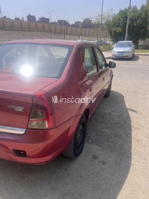 Renault Logan 2013 Dark Red Manual Used for Sale in Cairo - 4